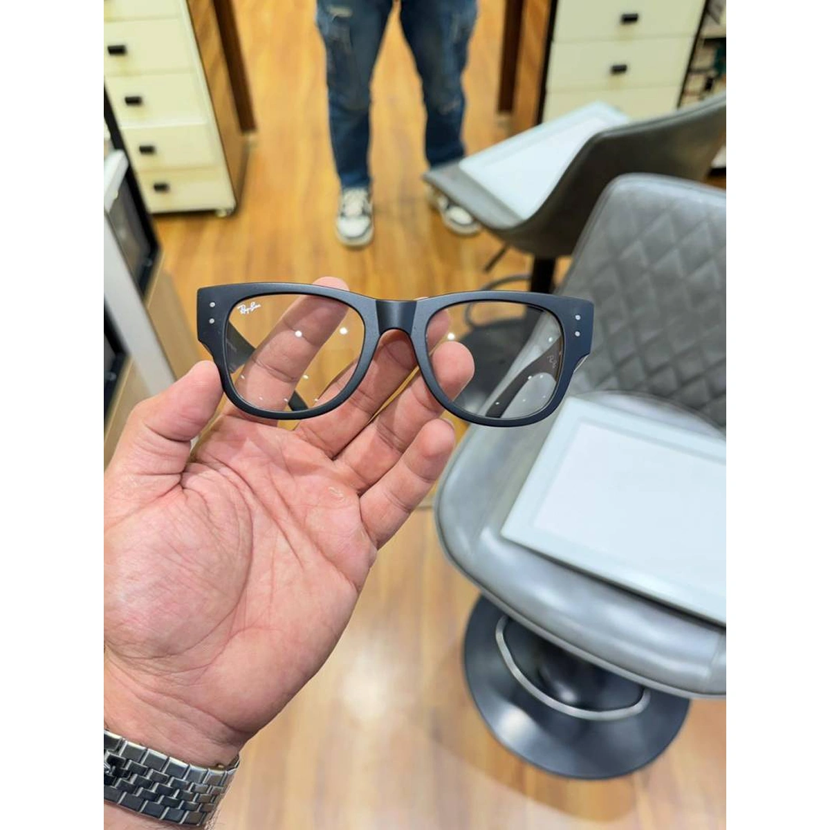 Elegant Rayban Sunglasses Matt Black For Men (SOS364) - stayhit.in Elegant Rayban Sunglasses Matt Black For Men (SOS364) - stayhit.in