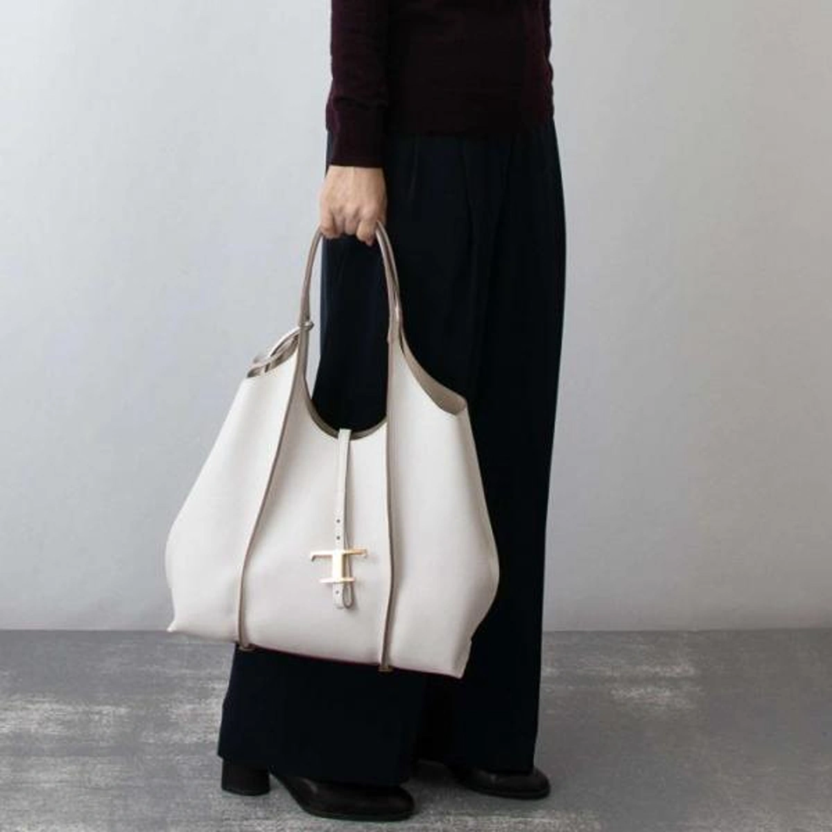 Elegant Tods T Timeless Leather Bag With Og Magnetic Box For Women (BOT3980) - stayhit.in Elegant Tods T Timeless Leather Bag With Og Magnetic Box For Women (BOT3980) - stayhit.in