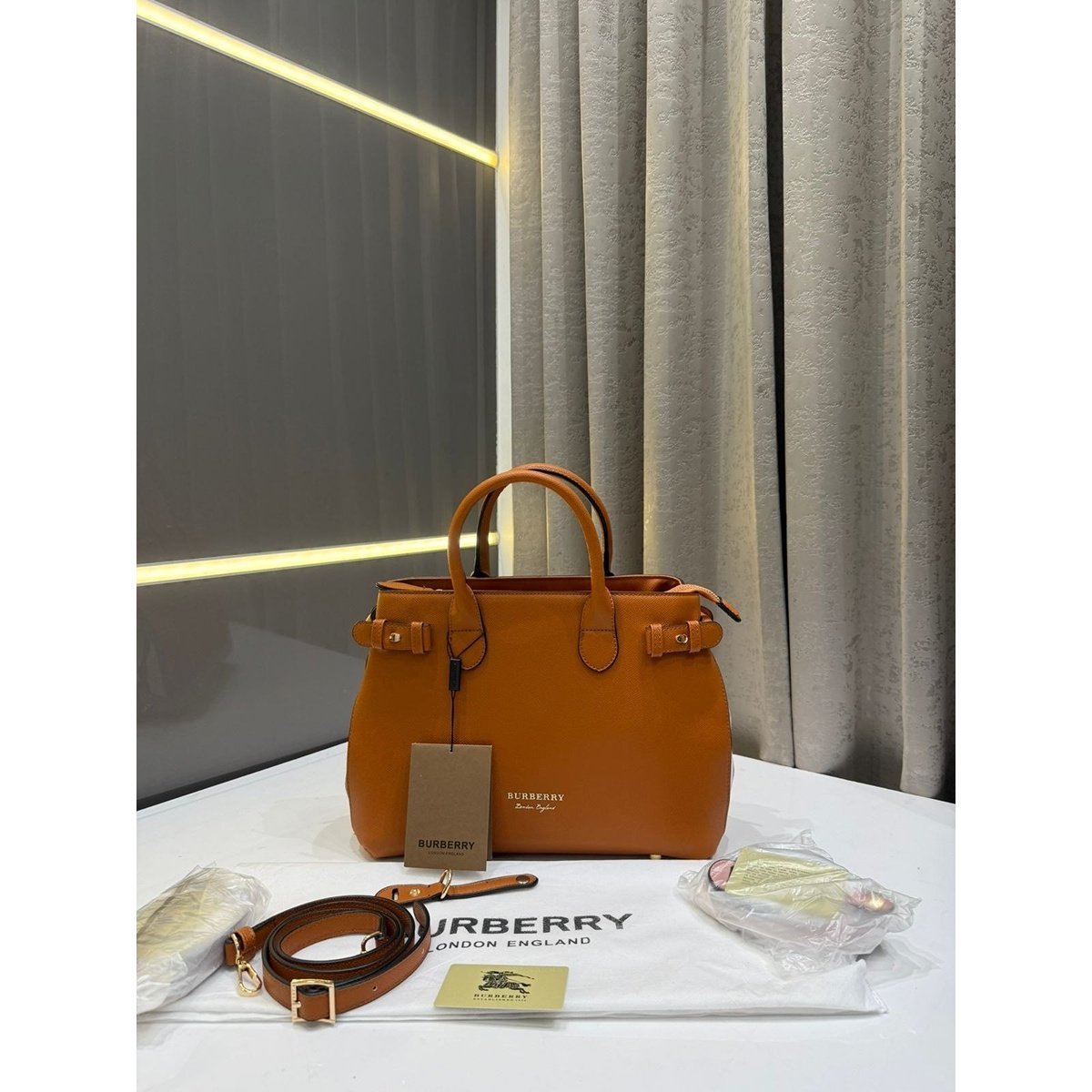 Luxury Burberry Medium Banner Handbag With Dust Bag For Women (LAB962) - stayhit.in