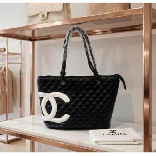 Luxury Chanel Handbag With Dust Bag For Women (BOT4012) - stayhit.in Luxury Chanel Handbag With Dust Bag For Women (BOT4012) - stayhit.in