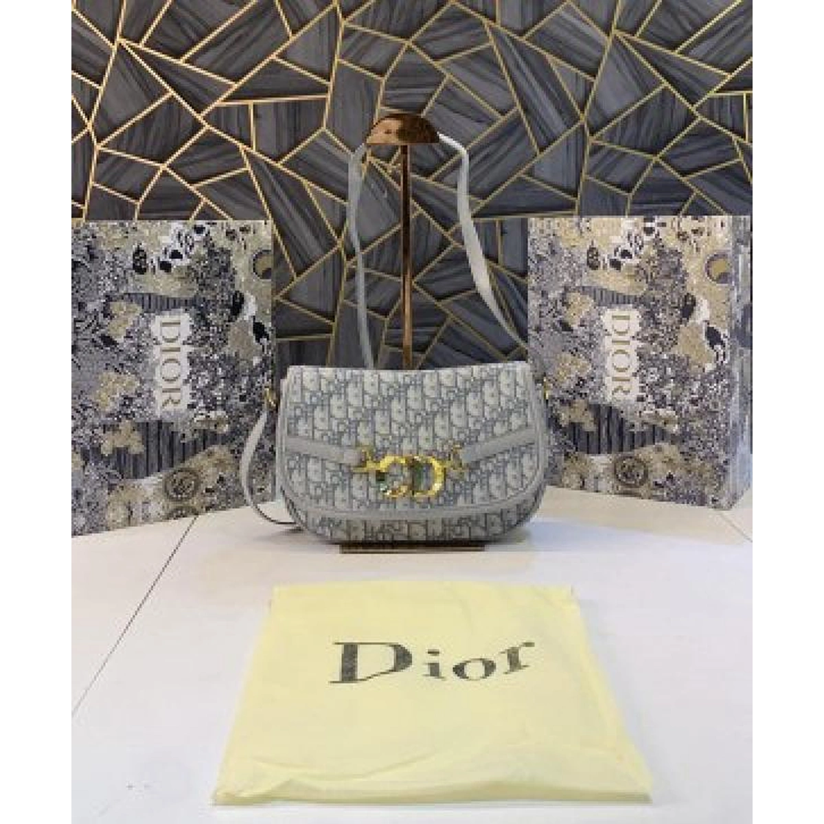 Luxury Christian Dior Handbag With Folding Box For Women (BOT2791) - stayhit.in Luxury Christian Dior Handbag With Folding Box For Women (BOT2791) - stayhit.in