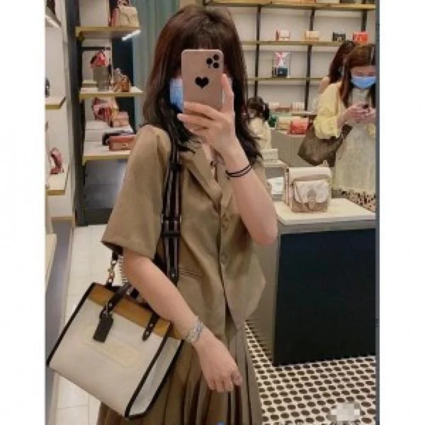 Luxury Coach Field Signature Tote Bag With Double Box For Women (BOT2781) - stayhit.in Luxury Coach Field Signature Tote Bag With Double Box For Women (BOT2781) - stayhit.in