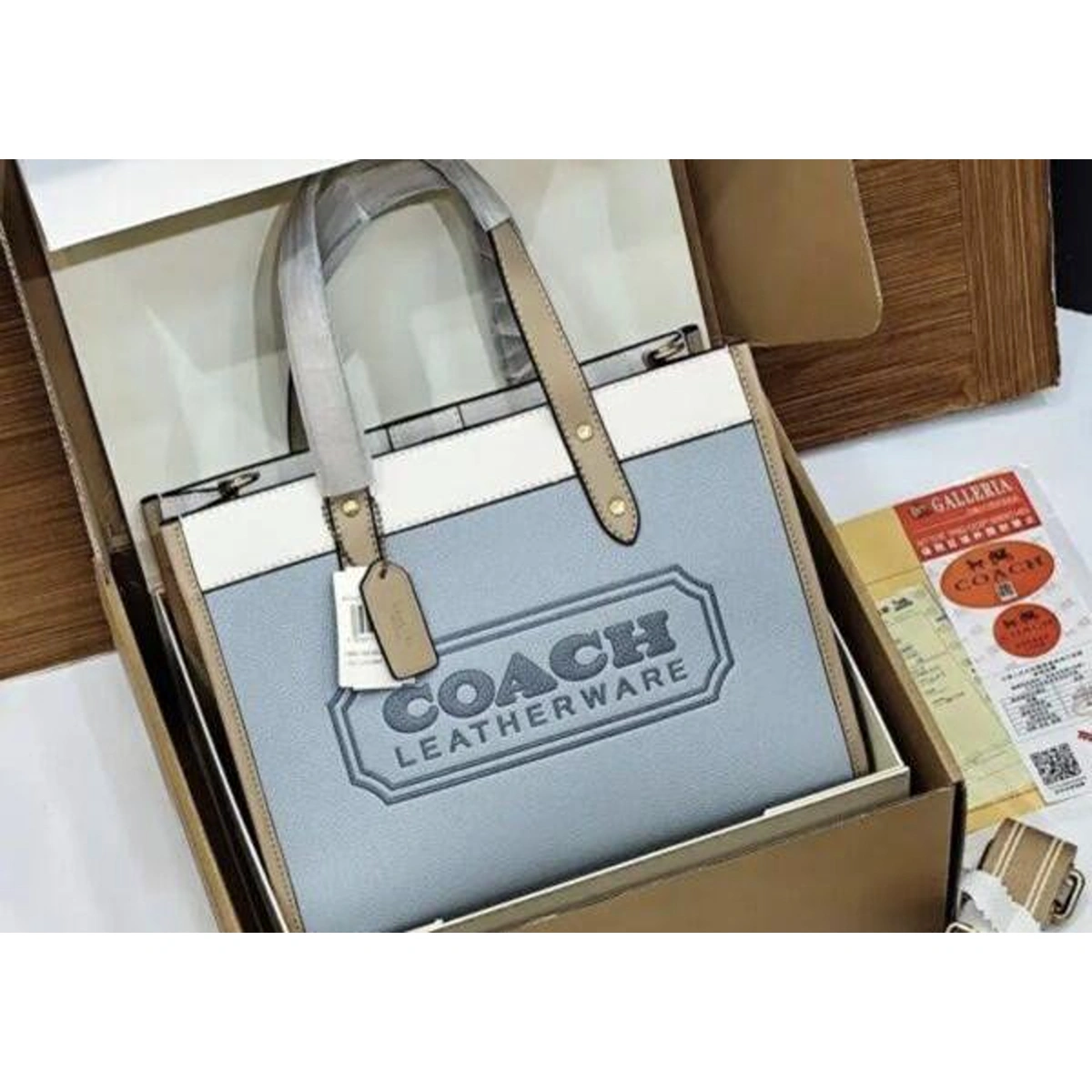 Luxury Coach Field Tote Bag With Dust Bag For Women (BOT2641) - stayhit.in Luxury Coach Field Tote Bag With Dust Bag For Women (BOT2641) - stayhit.in
