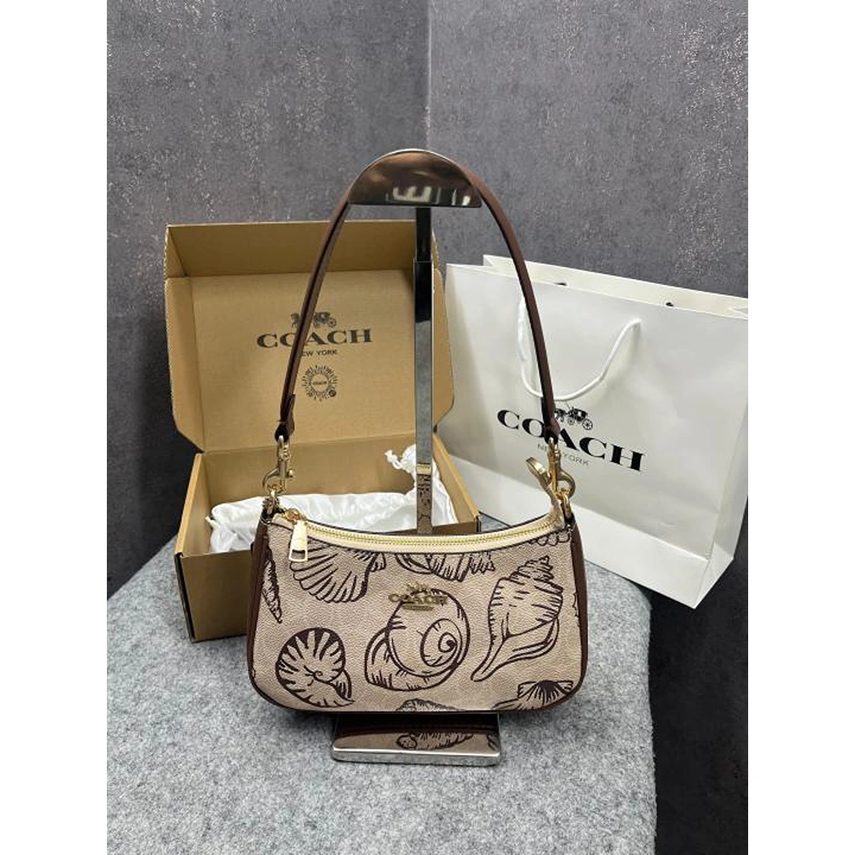 Luxury Coach Teri Shoulder Bag Shell Print Og Box For Women (BOT2629) - stayhit.in Luxury Coach Teri Shoulder Bag Shell Print Og Box For Women (BOT2629) - stayhit.in