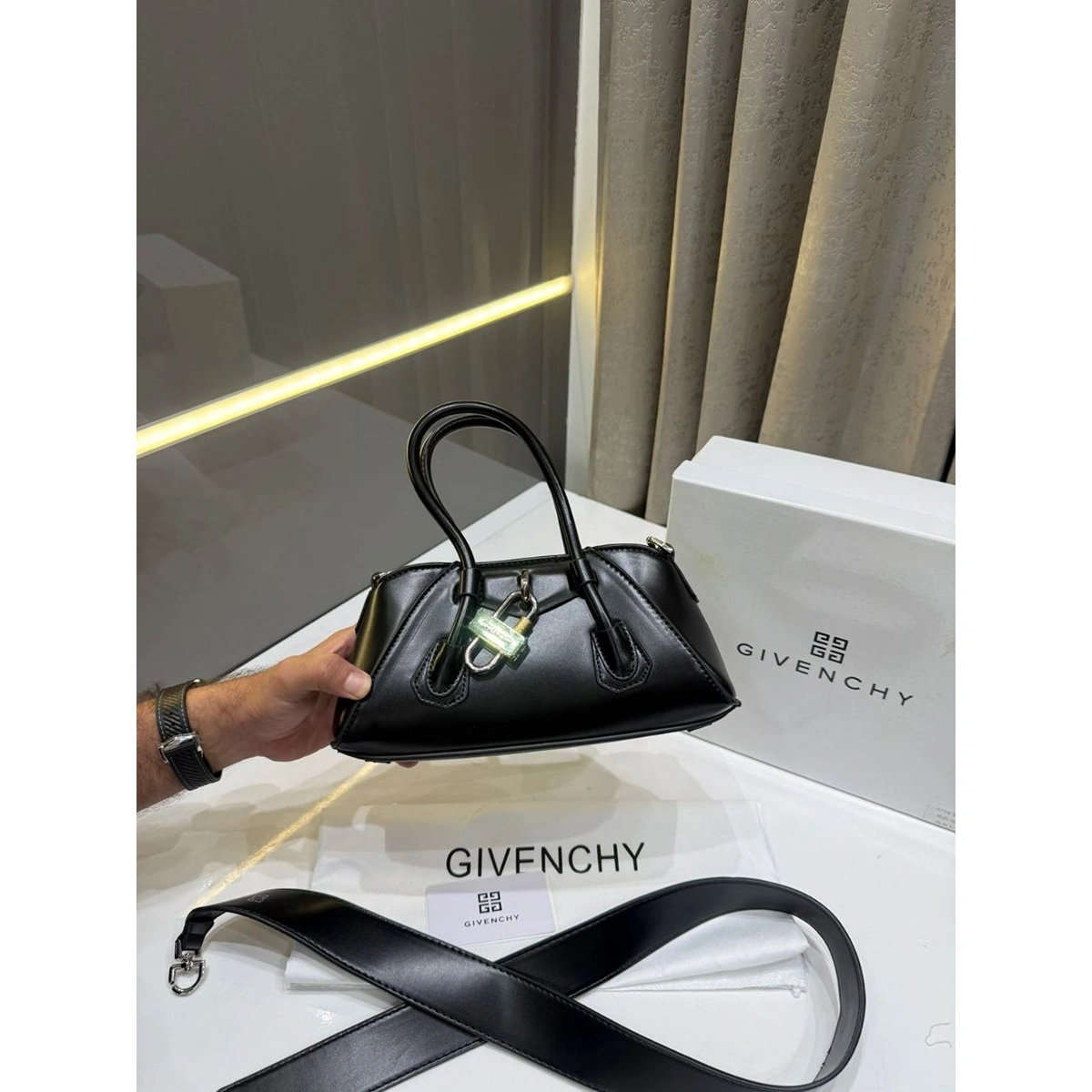 Luxury Givenchy Mini Antigona Handbag Black With Og Box For Women (LAB220) - stayhit.in