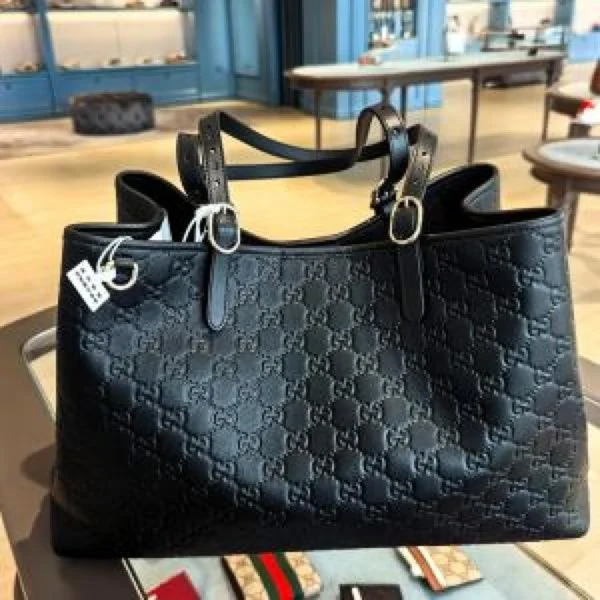 Luxury Gucci Gg Emblem Medium Tote Bag For Women (BOT2645) - stayhit.in Luxury Gucci Gg Emblem Medium Tote Bag For Women (BOT2645) - stayhit.in