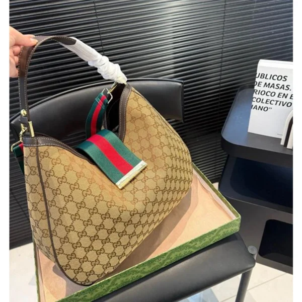 Luxury Gucci Gg Horsebit Supreme Bag With Og Box For Women (BOT2780) - stayhit.in Luxury Gucci Gg Horsebit Supreme Bag With Og Box For Women (BOT2780) - stayhit.in