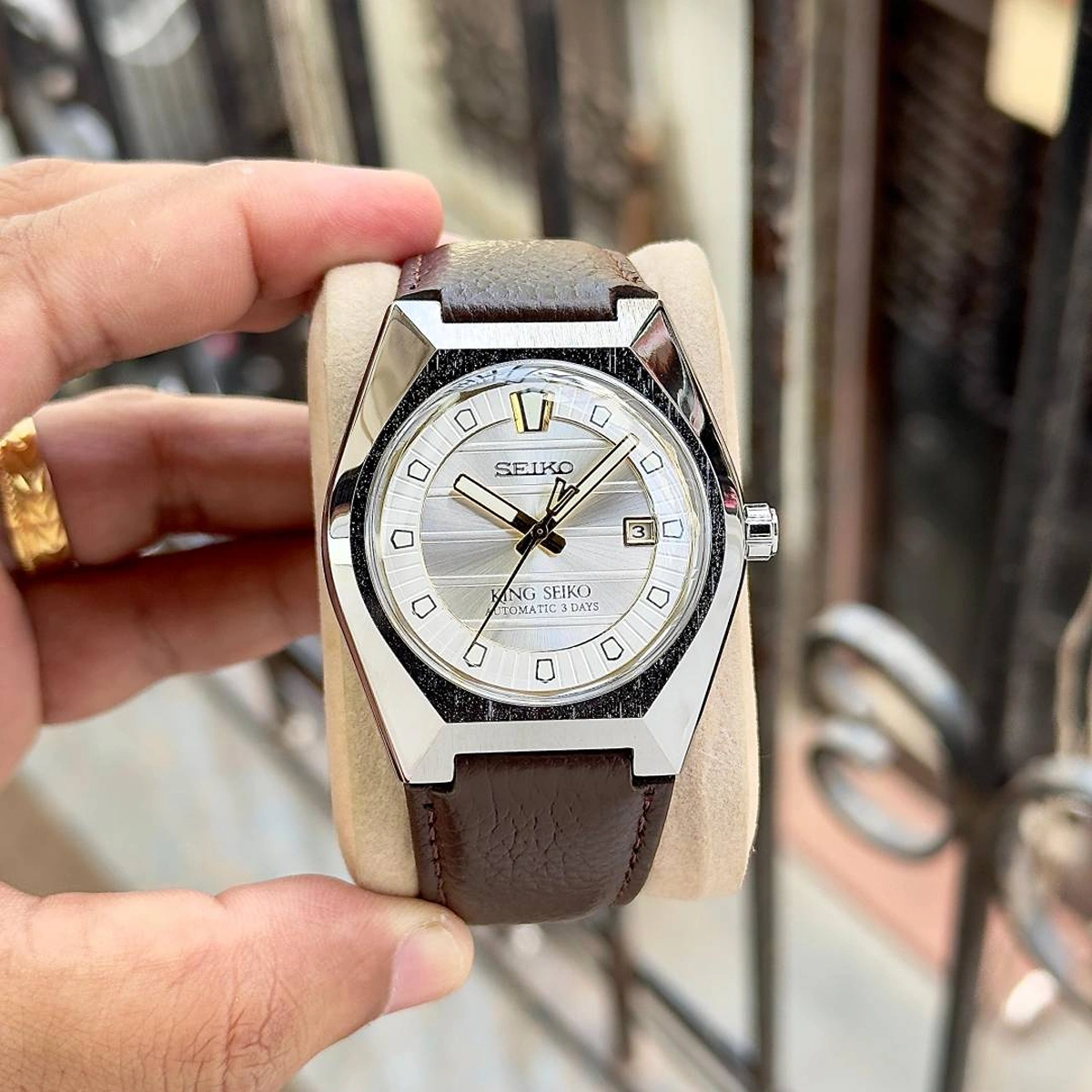 Luxury King Seiko Automatic Watch For Men (SOS602) - stayhit.in Luxury King Seiko Automatic Watch For Men (SOS602) - stayhit.in