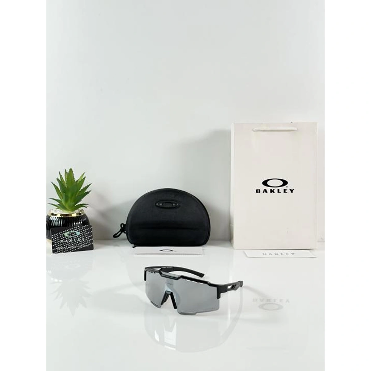 Luxury Oakley Sunglasses Black Silver For Men (BOT3504) - stayhit.in Luxury Oakley Sunglasses Black Silver For Men (BOT3504) - stayhit.in