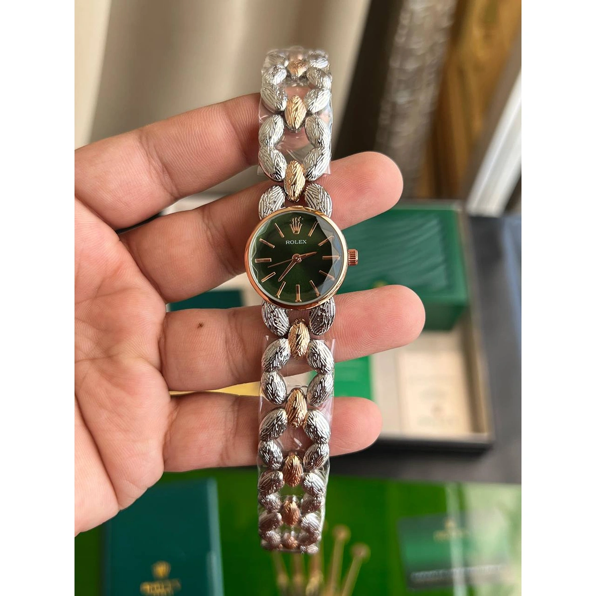 Luxury Rolex Watch Black Dial For Women (FGS63) - stayhit.in Luxury Rolex Watch Black Dial For Women (FGS63) - stayhit.in