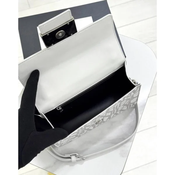 Premium Armani Exchange Jodie Bag With Box For Women (BOT2741) - stayhit.in Premium Armani Exchange Jodie Bag With Box For Women (BOT2741) - stayhit.in