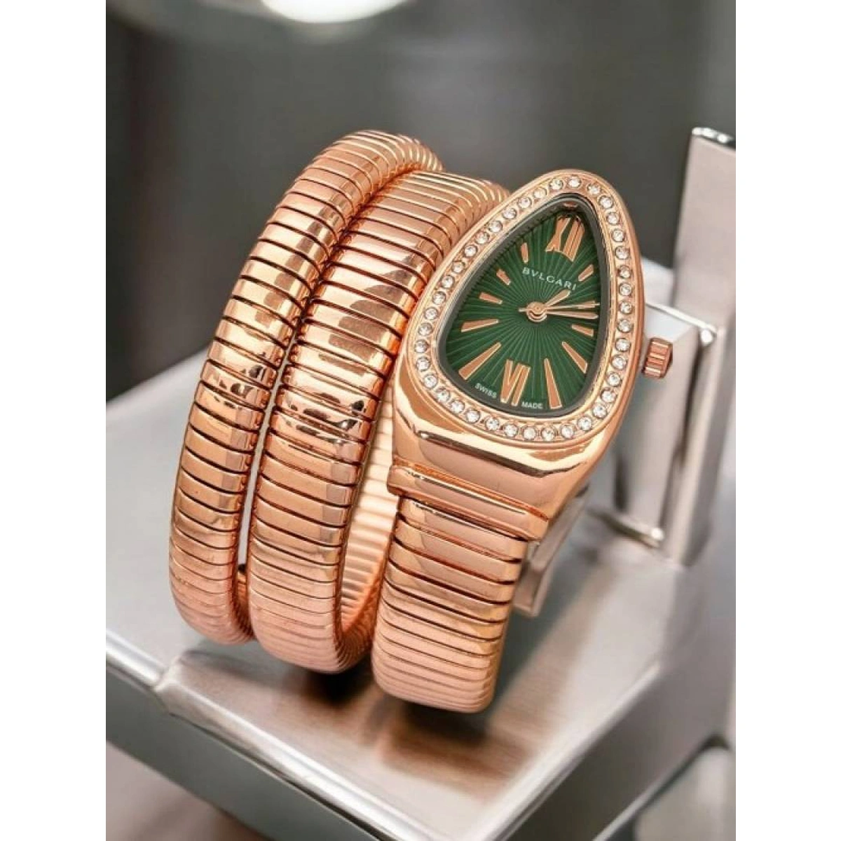 Premium Bvlgari Watch Pink Green For Women (SOS689) - stayhit.in Premium Bvlgari Watch Pink Green For Women (SOS689) - stayhit.in