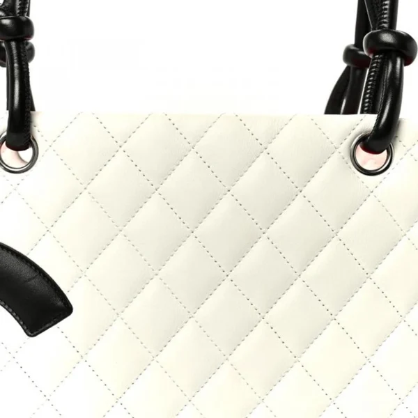 Premium Chanel Handbag With Dust Bag For Women (BOT4032) - stayhit.in Premium Chanel Handbag With Dust Bag For Women (BOT4032) - stayhit.in
