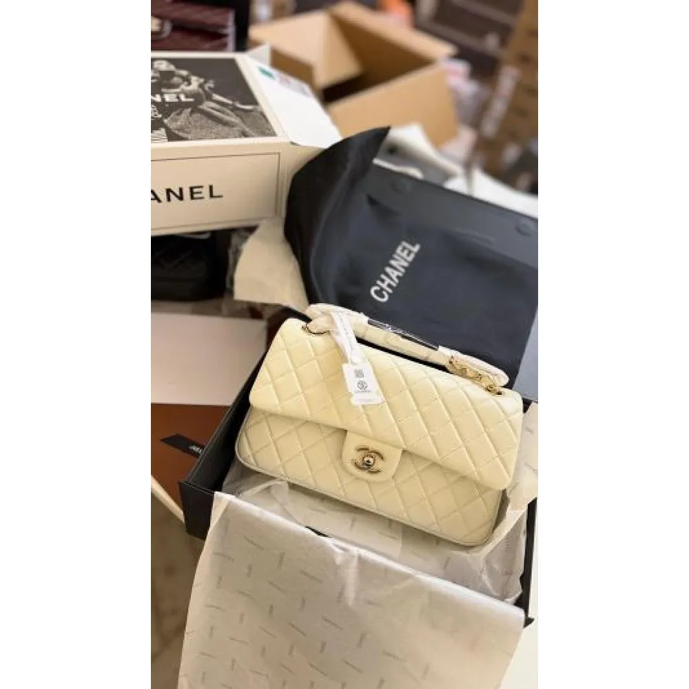 Premium Chanel Jumbo Shoulder Bag With Og Box For Women (SUP8153) - stayhit.in Premium Chanel Jumbo Shoulder Bag With Og Box For Women (SUP8153) - stayhit.in