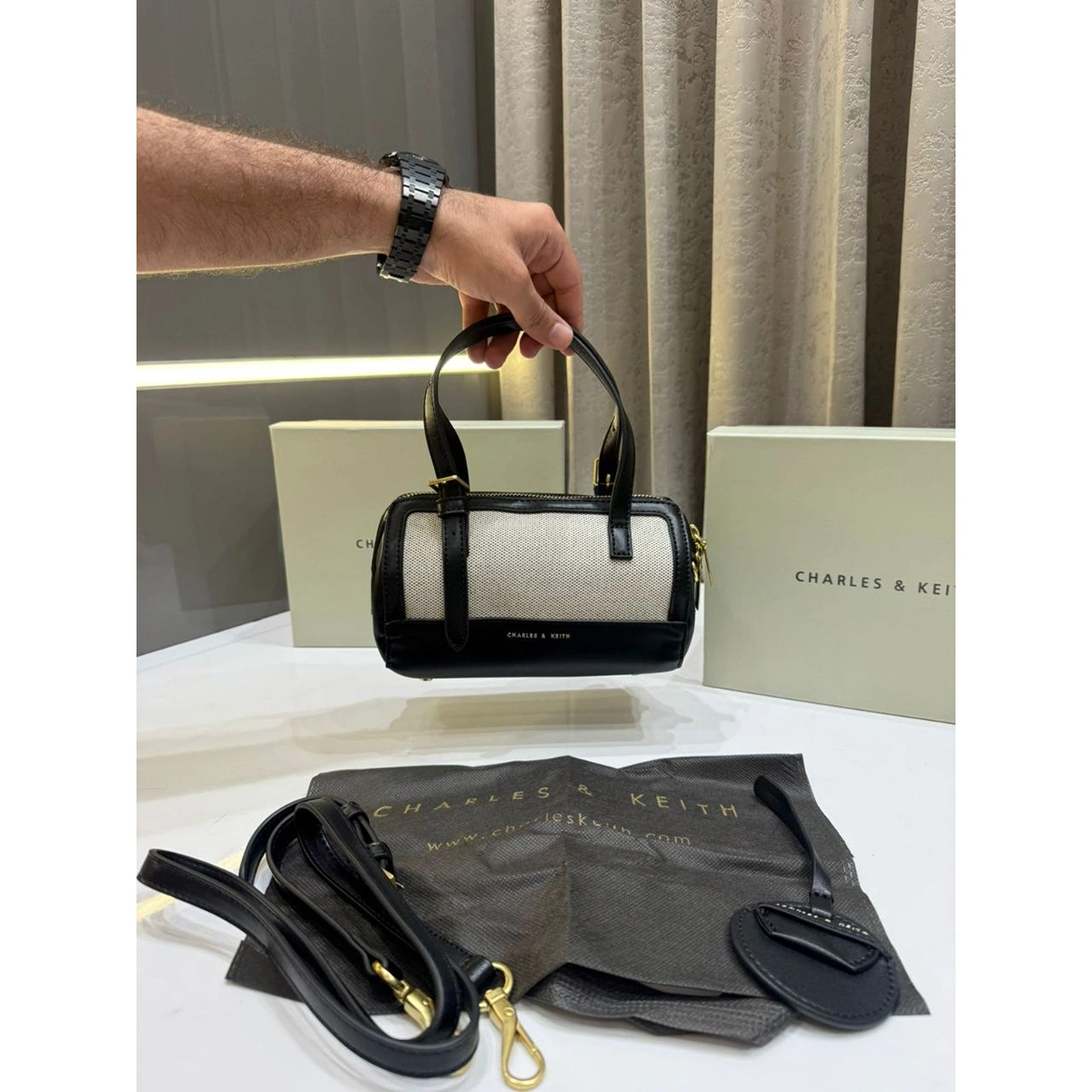 Premium Charles & Keith Enola Canvas Bag Two Tone With Og Box For Women (LAB1163) - stayhit.in Premium Charles & Keith Enola Canvas Bag Two Tone With Og Box For Women (LAB1163) - stayhit.in