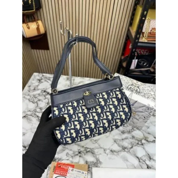Premium Christian Dior Small Bag With Og Box For Women (SUP8140) - stayhit.in Premium Christian Dior Small Bag With Og Box For Women (SUP8140) - stayhit.in