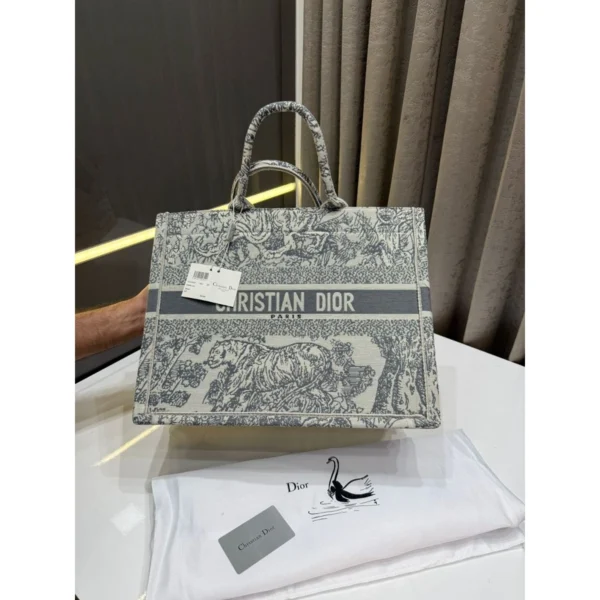 Premium Christian Dior Tote Bag With Og Dust Bag & Card For Women (LAB318) - stayhit.in Premium Christian Dior Tote Bag With Og Dust Bag & Card For Women (LAB318) - stayhit.in