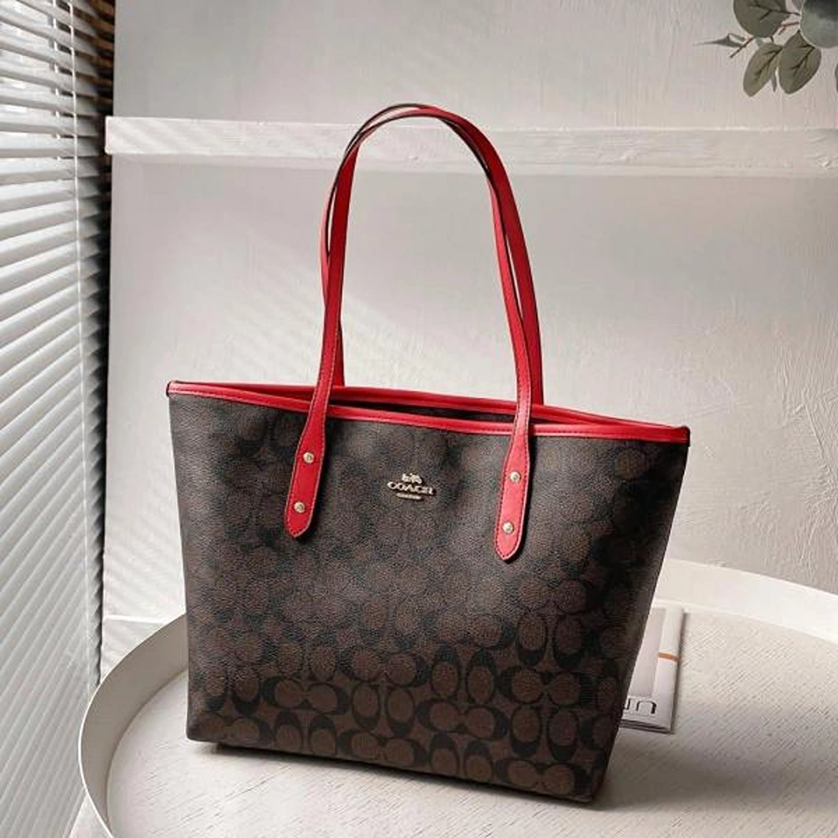 Premium Coach Signature City Tote Bag With Og Box For Women (BOT4029) - stayhit.in Premium Coach Signature City Tote Bag With Og Box For Women (BOT4029) - stayhit.in