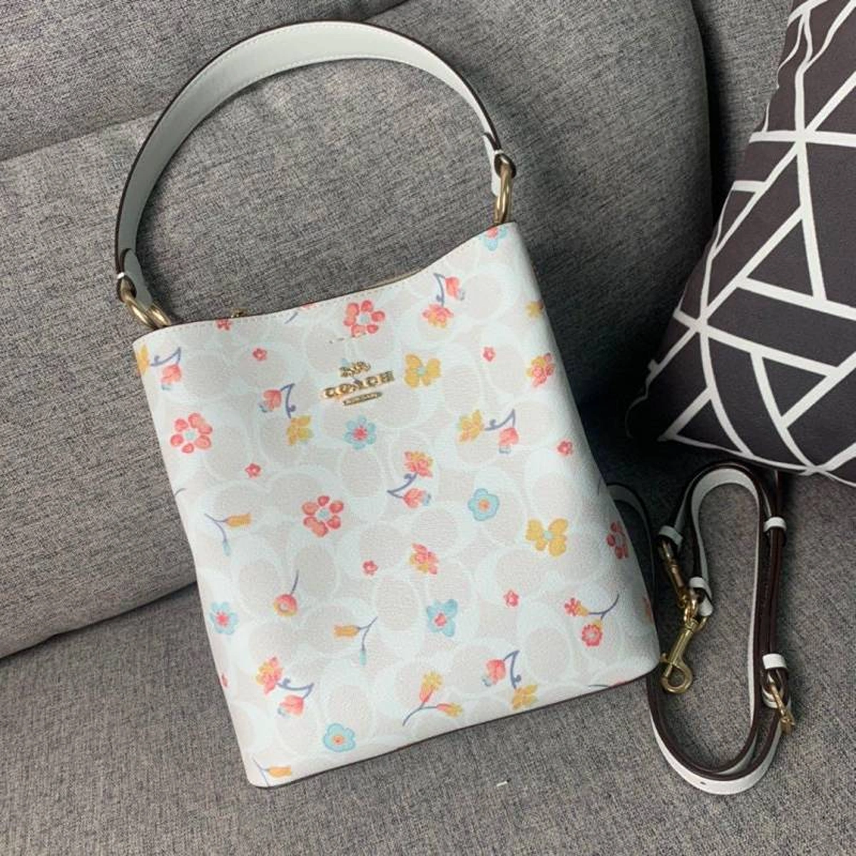 Premium Coach Small Town Bucket Bag Floral Print For Women (BT29) - stayhit.in