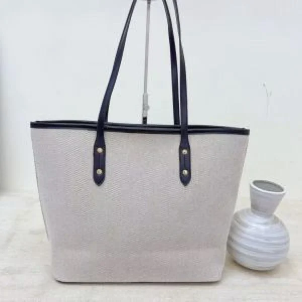 Premium Coach Voyager Jet Set Tote Bag Print With Dust Bag For Women (BOT2590) - stayhit.in Premium Coach Voyager Jet Set Tote Bag Print With Dust Bag For Women (BOT2590) - stayhit.in