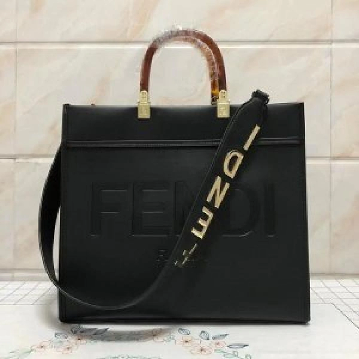 Premium Fendi Roma Leather Handbag For Women (BOT2862) - stayhit.in Premium Fendi Roma Leather Handbag For Women (BOT2862) - stayhit.in