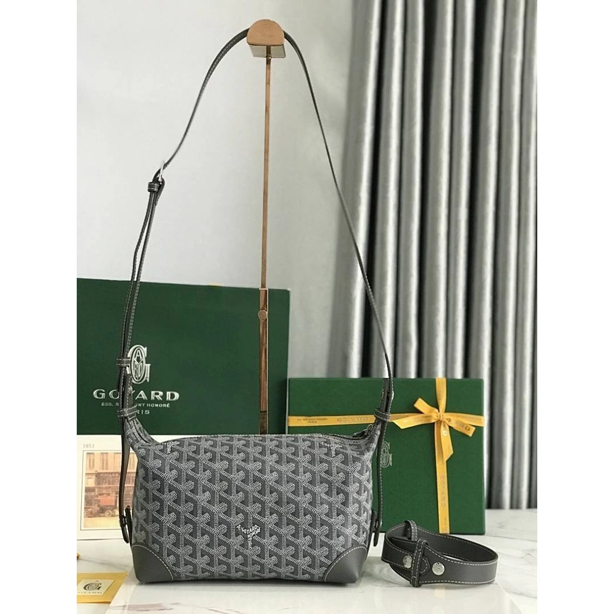 Premium Goyard Bowling Bag With Og Box Dust Cover For Women (SOS447) - stayhit.in Premium Goyard Bowling Bag With Og Box Dust Cover For Women (SOS447) - stayhit.in