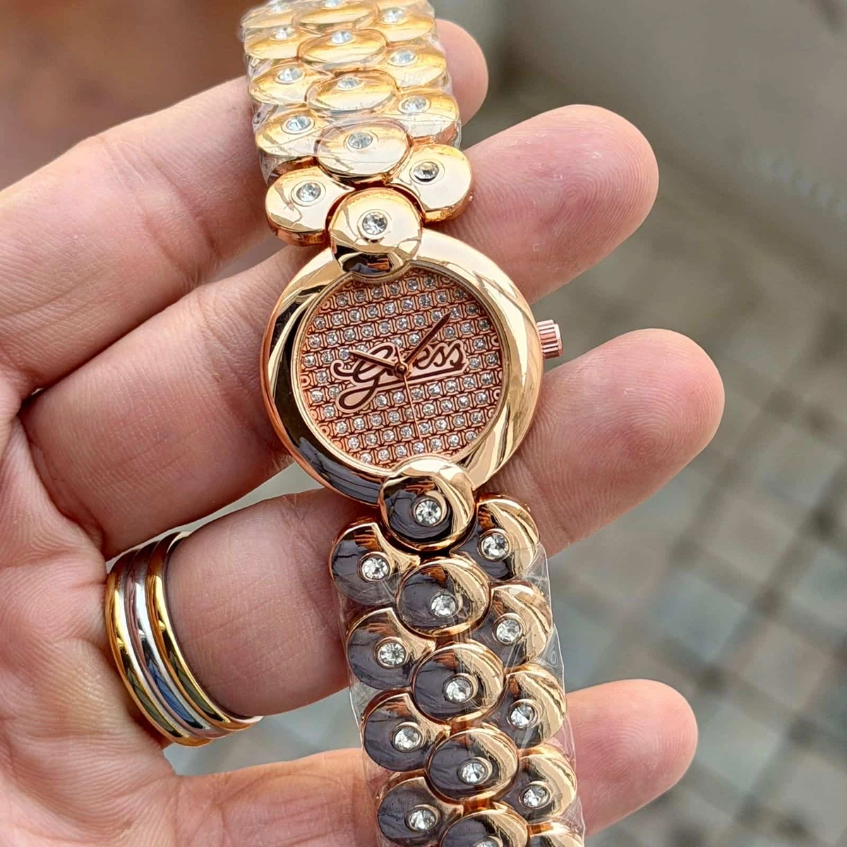 Premium Guess Diamond Watch For Women (JH686) - stayhit.in Premium Guess Diamond Watch For Women (JH686) - stayhit.in