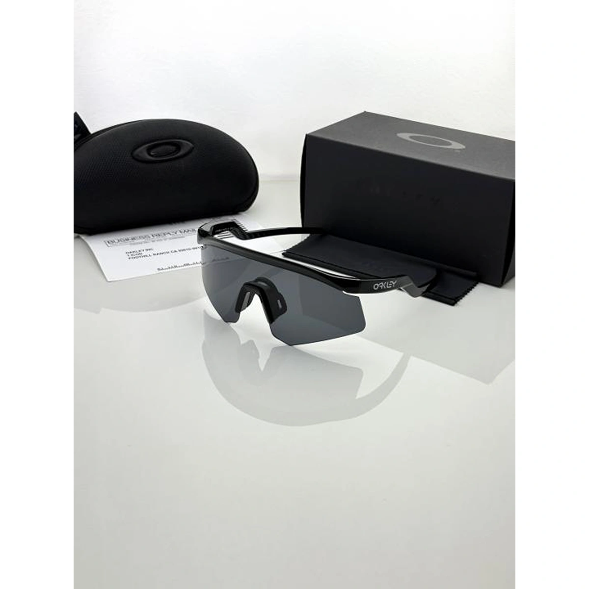 Premium Oakley Sunglasses Black Black For Men (BOT3408) - stayhit.in Premium Oakley Sunglasses Black Black For Men (BOT3408) - stayhit.in