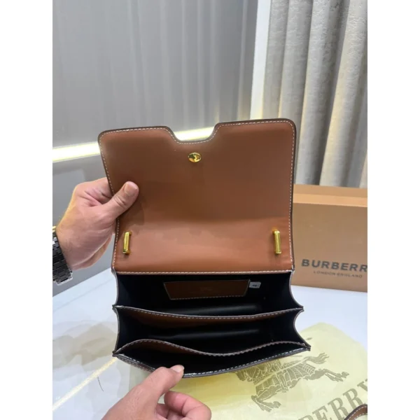 Stylish Burberry Hampshire Printed Crossbody Bag With Og Box For Women (LAB576) - stayhit.in Stylish Burberry Hampshire Printed Crossbody Bag With Og Box For Women (LAB576) - stayhit.in