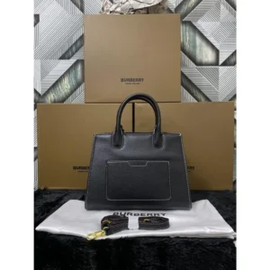 Stylish Burberry Handbag For Women (BOT1859) - stayhit.in