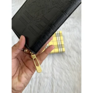 Stylish Burberry Zippy Wallet With Original Box For Women (DW212) - stayhit.in