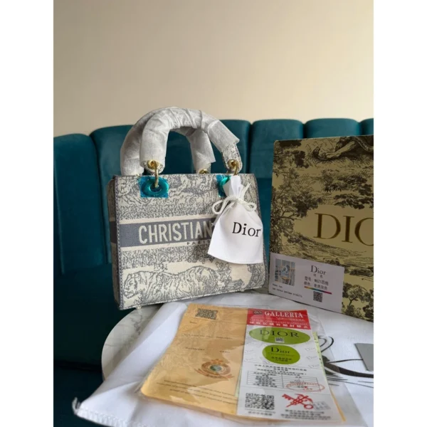 Stylish Christian Dior Bag With Og Box & Dust Bag For Women (LAB511) - stayhit.in Stylish Christian Dior Bag With Og Box & Dust Bag For Women (LAB511) - stayhit.in