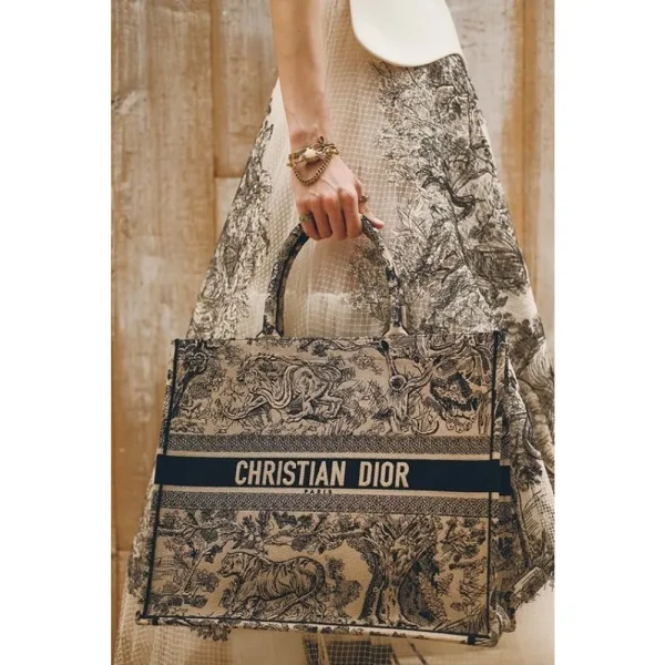 Stylish Christian Dior Handbag For Women (BSF928) - stayhit.in Stylish Christian Dior Handbag For Women (BSF928) - stayhit.in