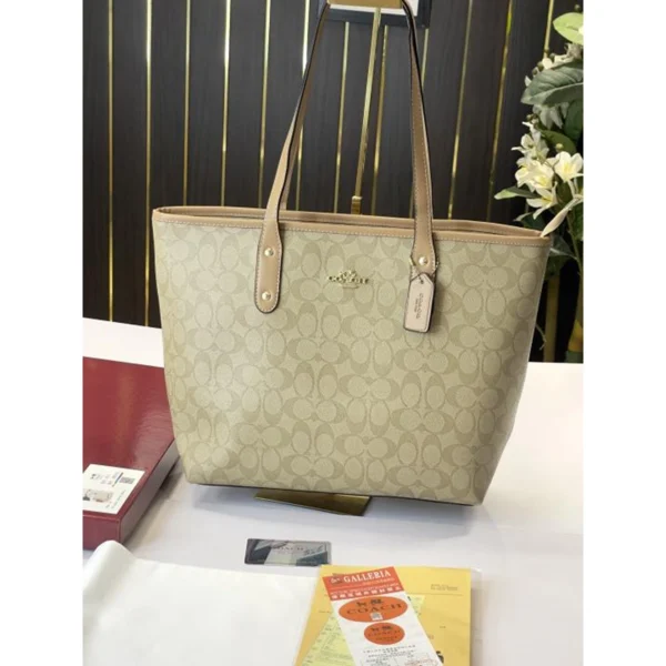 Stylish Coach City Tote Bag With Og Box For Women (BOT2874) - stayhit.in