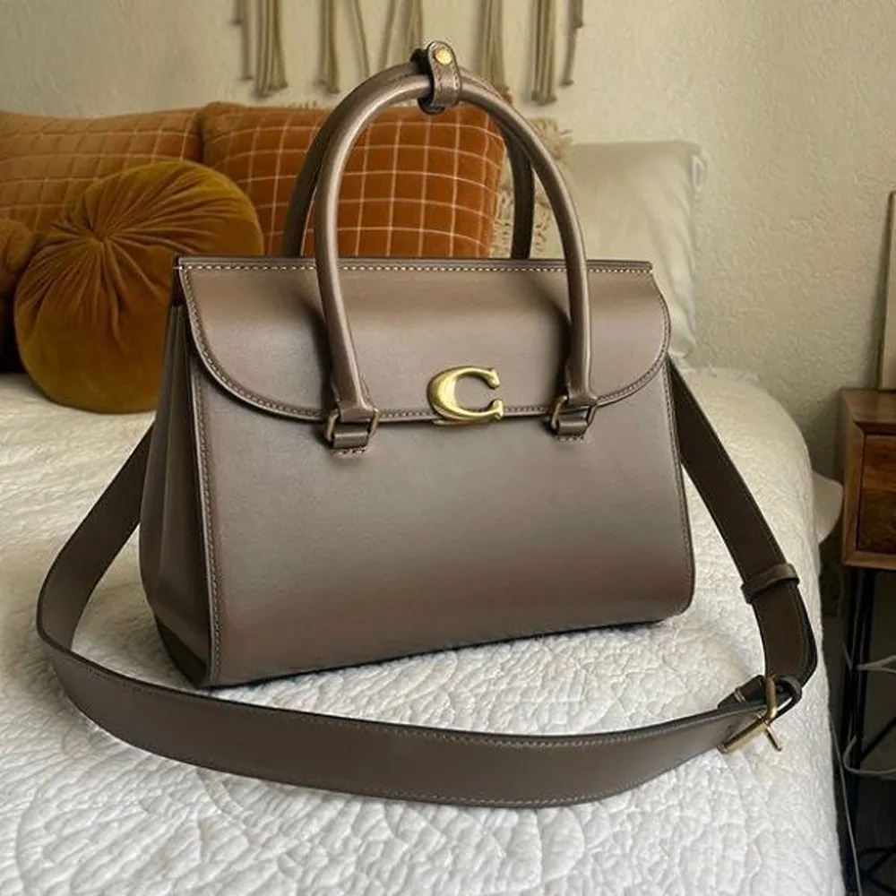 Stylish Coach Handbag For Women (BSF887) - stayhit.in Stylish Coach Handbag For Women (BSF887) - stayhit.in
