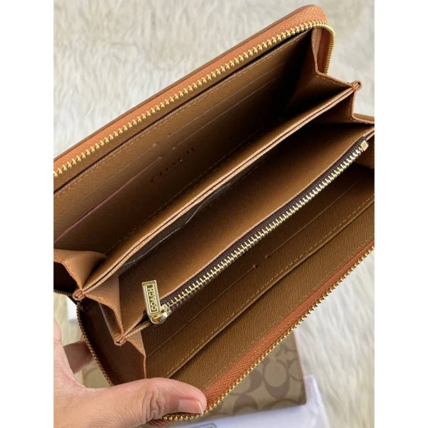 Stylish Coach Long Zippy Wallet With Og Box Dust Cover For Women (DW228) - stayhit.in Stylish Coach Long Zippy Wallet With Og Box Dust Cover For Women (DW228) - stayhit.in