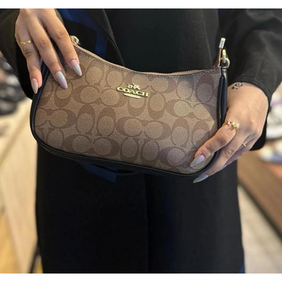 Stylish Coach Teri Shoulder Bag With Og Box For Women (BOT3786) - stayhit.in Stylish Coach Teri Shoulder Bag With Og Box For Women (BOT3786) - stayhit.in