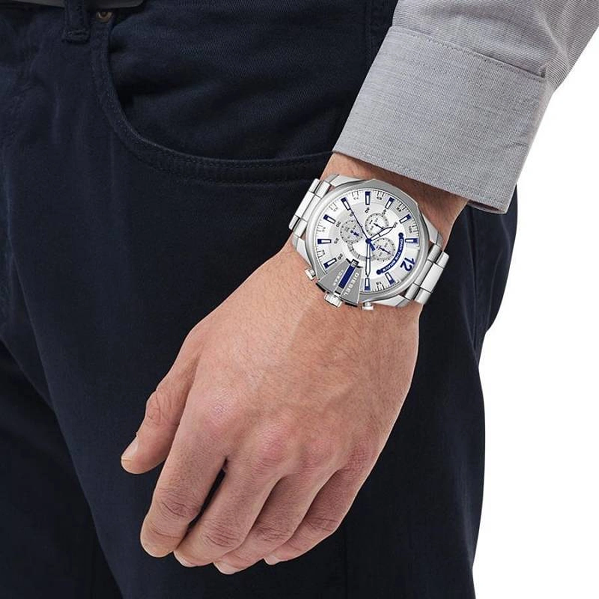 Stylish Diesel 10 Bar Watch Only The Brave For Men (SOS123) - stayhit.in Stylish Diesel 10 Bar Watch Only The Brave For Men (SOS123) - stayhit.in