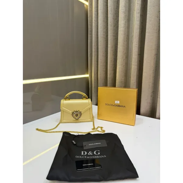 Stylish Dolce & Gabbana Handbag For Women (LAB2776) - stayhit.in Stylish Dolce & Gabbana Handbag For Women (LAB2776) - stayhit.in