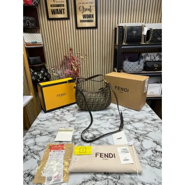 Stylish Fendi Handbag For Women (BOT1737) - stayhit.in Stylish Fendi Handbag For Women (BOT1737) - stayhit.in