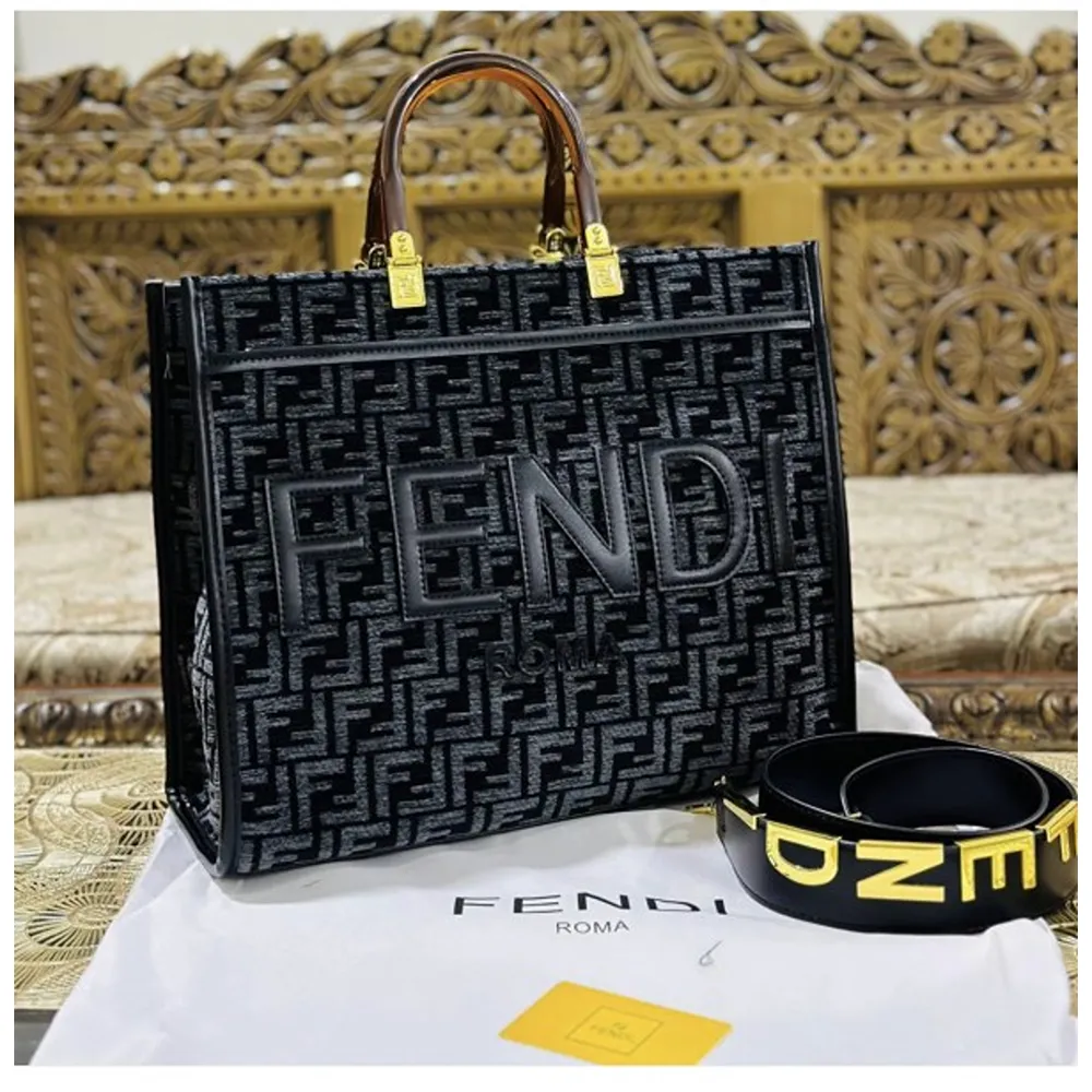 Stylish Fendi Handbag For Women (BOT1766) - stayhit.in Stylish Fendi Handbag For Women (BOT1766) - stayhit.in