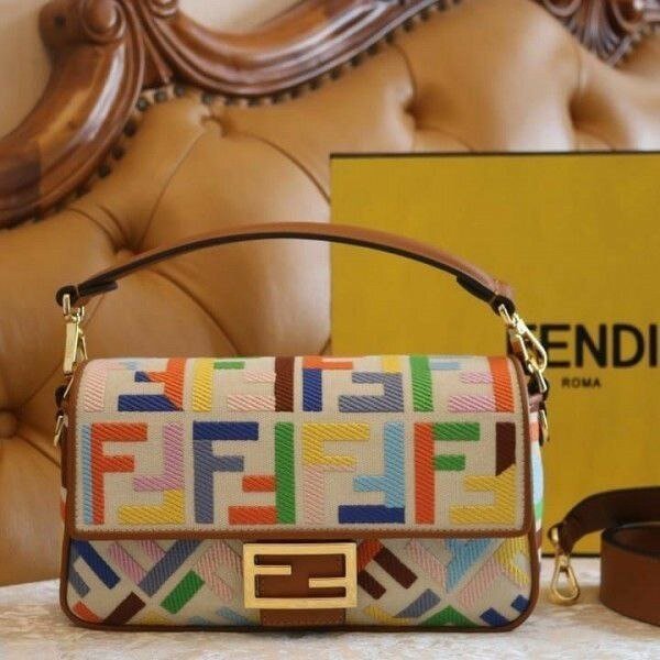 Stylish Fendi Handbag For Women (LAB1593) - stayhit.in Stylish Fendi Handbag For Women (LAB1593) - stayhit.in