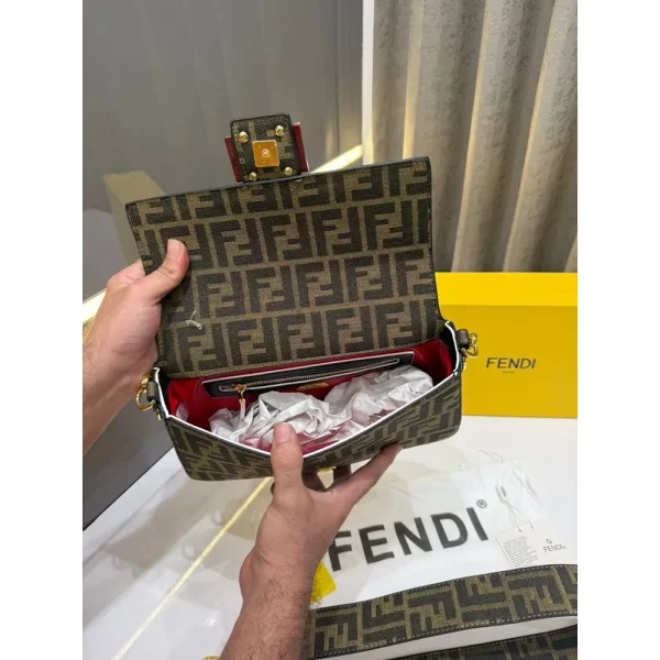 Stylish Fendi Handbag For Women (LAB2790) - stayhit.in Stylish Fendi Handbag For Women (LAB2790) - stayhit.in