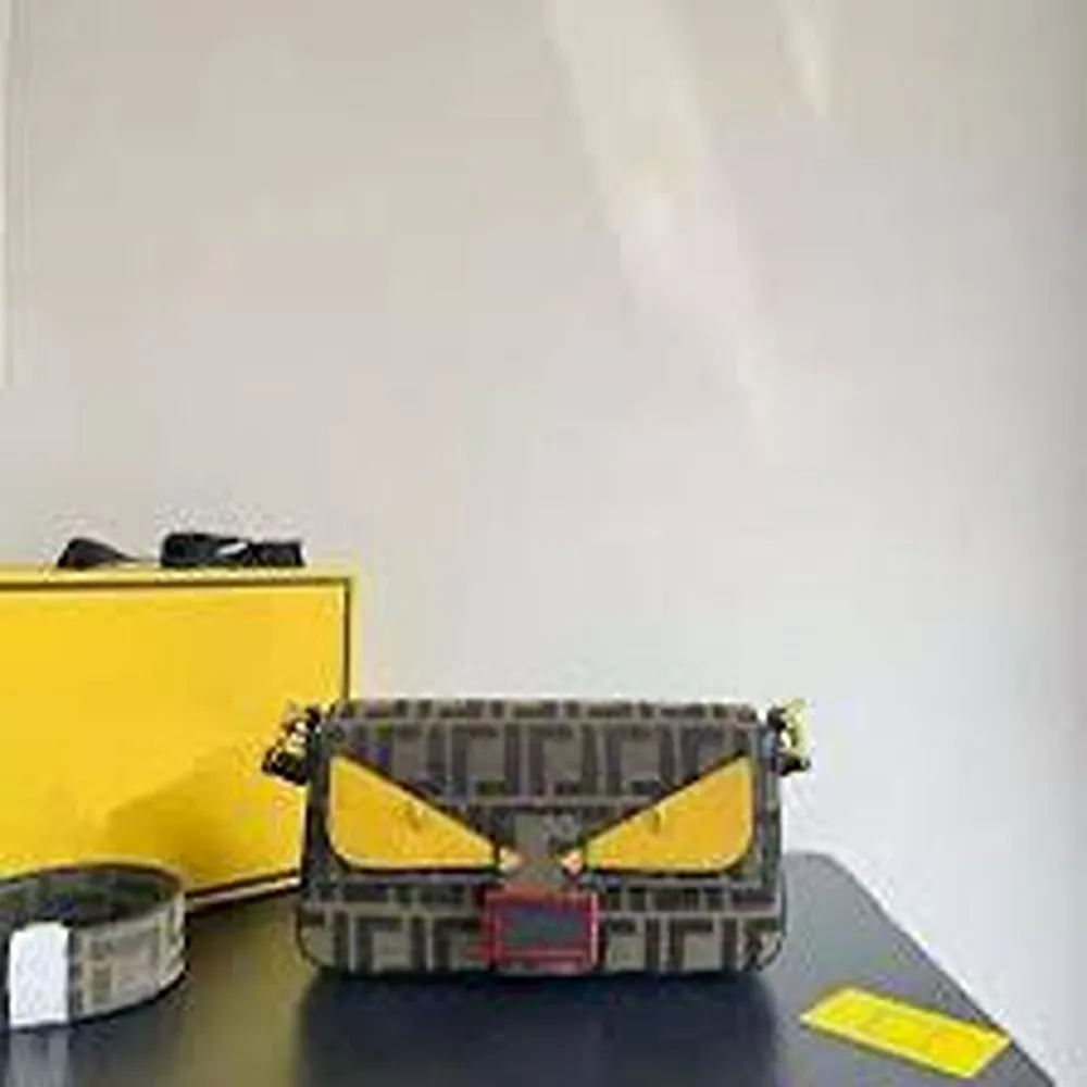 Stylish Fendi Handbag For Women (LAB2790) - stayhit.in Stylish Fendi Handbag For Women (LAB2790) - stayhit.in