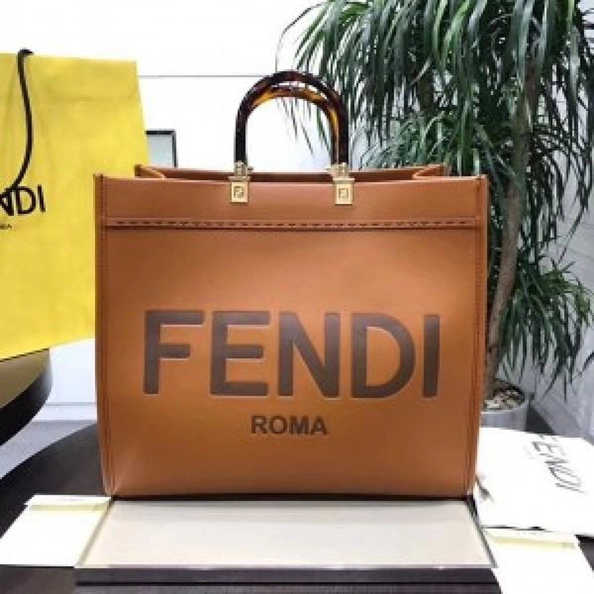 Stylish Fendi Roma Leather Handbag With Dust Bag For Women (BOT2863) - stayhit.in