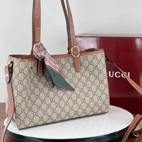 Stylish Gucci Emblem Supreme Shoulder Bag For Women (LAB628) - stayhit.in Stylish Gucci Emblem Supreme Shoulder Bag For Women (LAB628) - stayhit.in