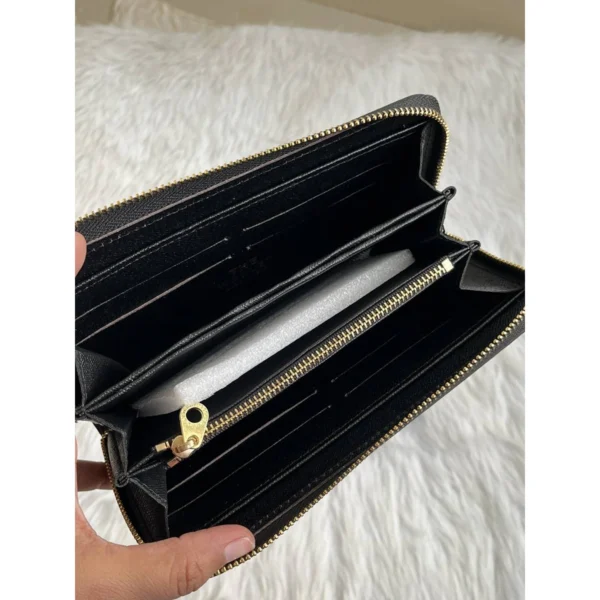 Stylish Marc Jacob Long Zippy Wallet Black With Og Box For Women (DW219) - stayhit.in Stylish Marc Jacob Long Zippy Wallet Black With Og Box For Women (DW219) - stayhit.in