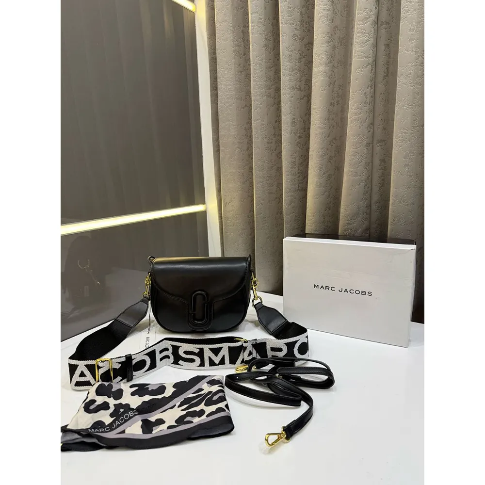 Stylish Marc Jacobs Handbag For Women (LAB1483) - stayhit.in Stylish Marc Jacobs Handbag For Women (LAB1483) - stayhit.in