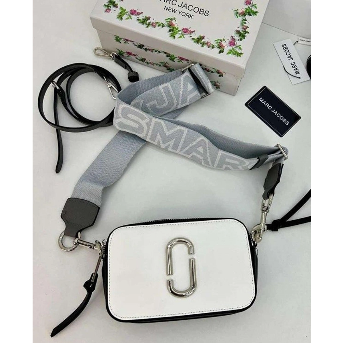 Stylish Marc Jacobs Snapshot Crossbody Bag White Black For Women (LAB503) - stayhit.in Stylish Marc Jacobs Snapshot Crossbody Bag White Black For Women (LAB503) - stayhit.in