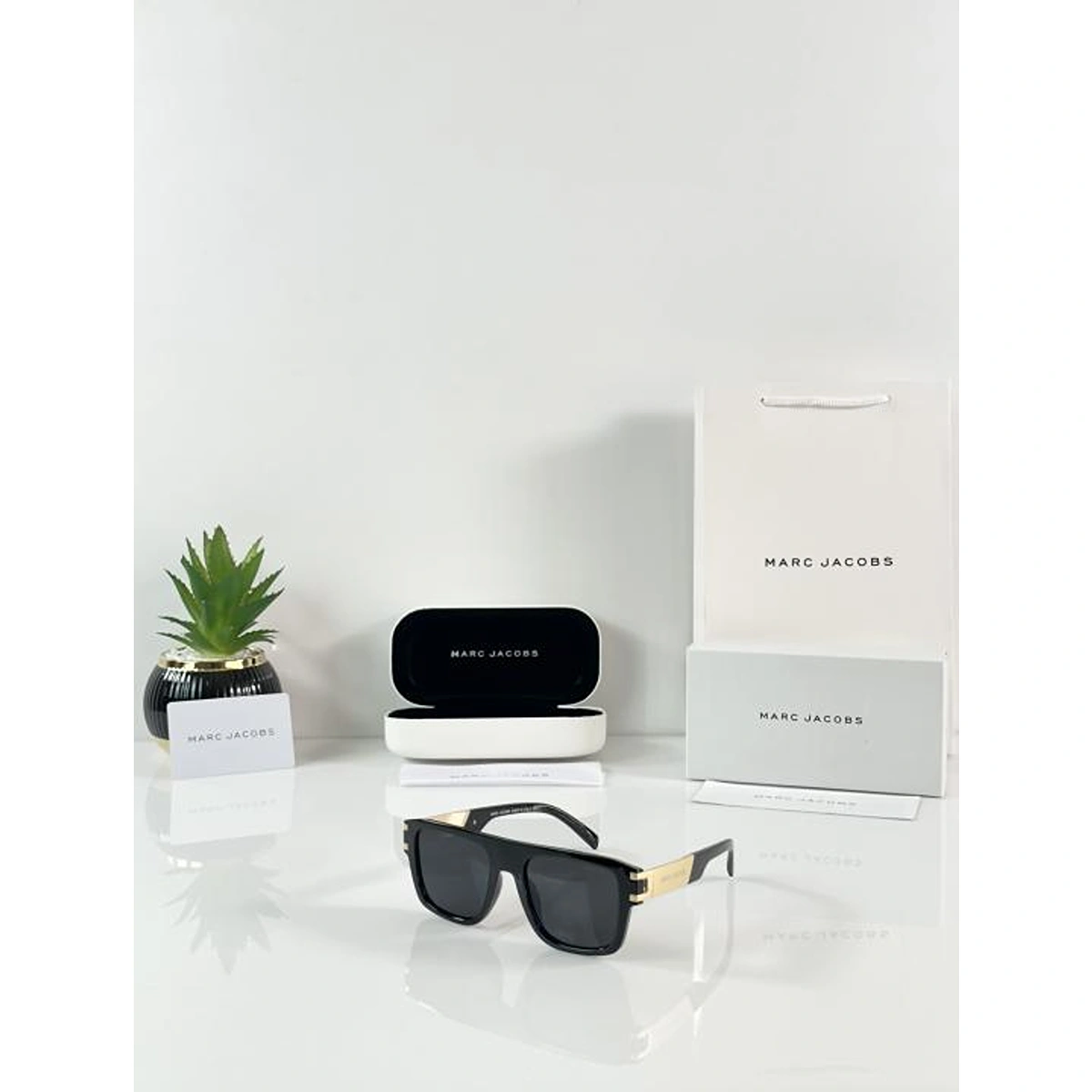 Stylish Marc Jacobs Sunglasses Gold Black For Men (BOT3472) - stayhit.in Stylish Marc Jacobs Sunglasses Gold Black For Men (BOT3472) - stayhit.in